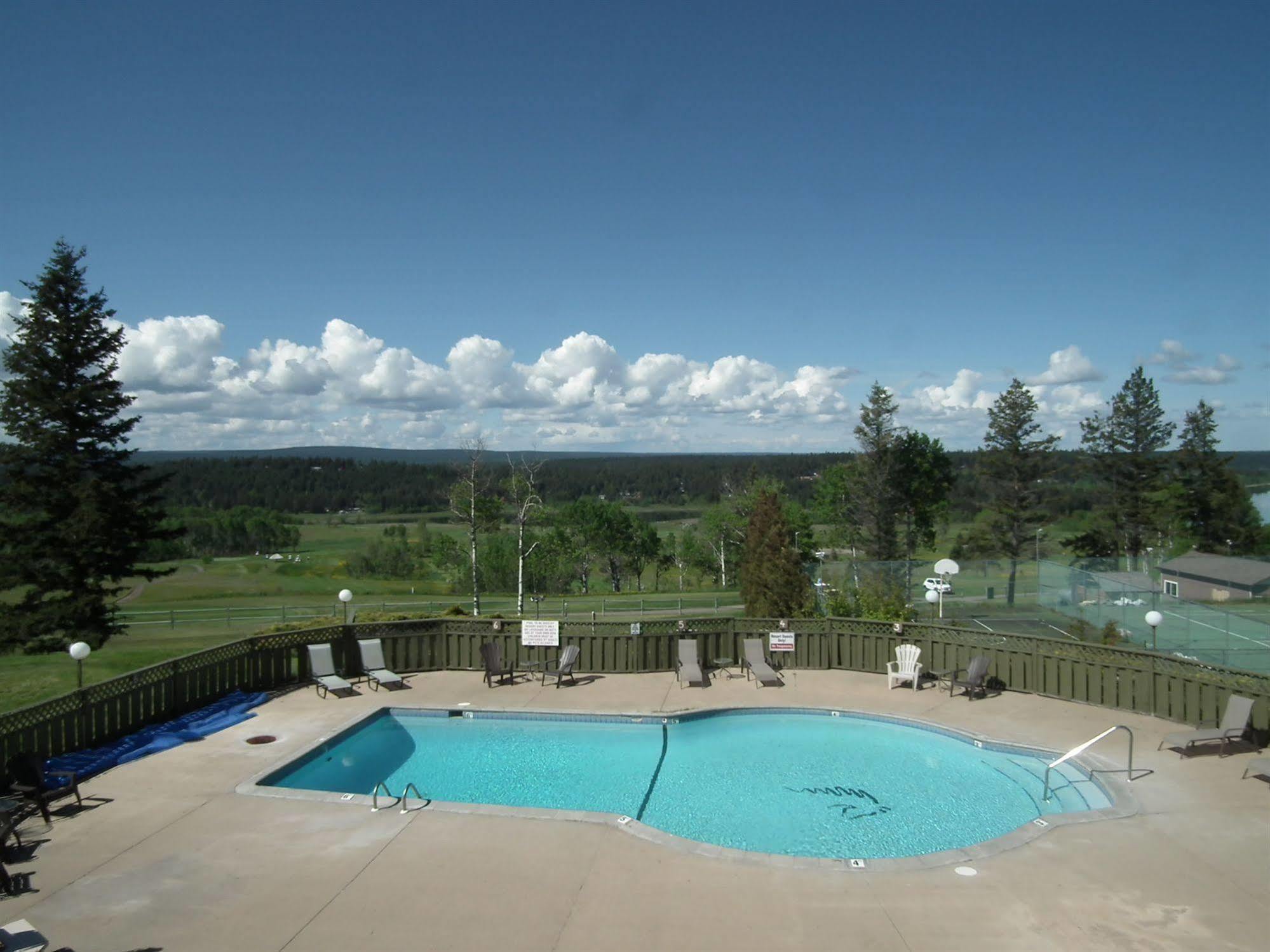 The 108 Golf Resort 108 Mile Ranch 外观 照片