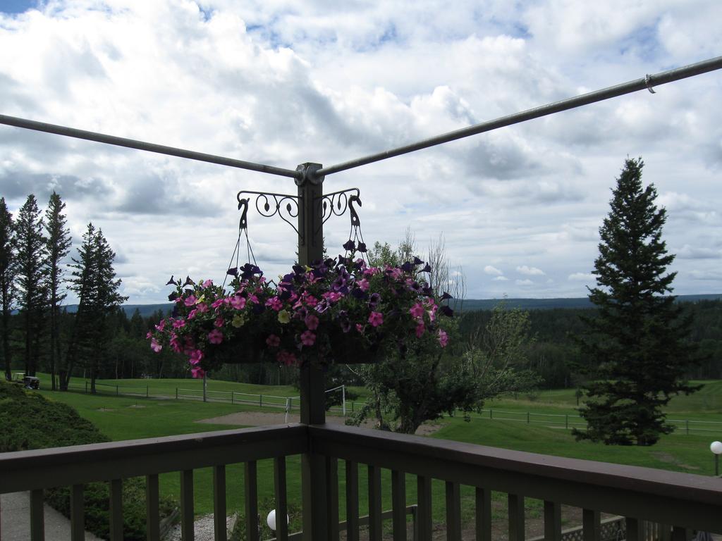 The 108 Golf Resort 108 Mile Ranch 外观 照片
