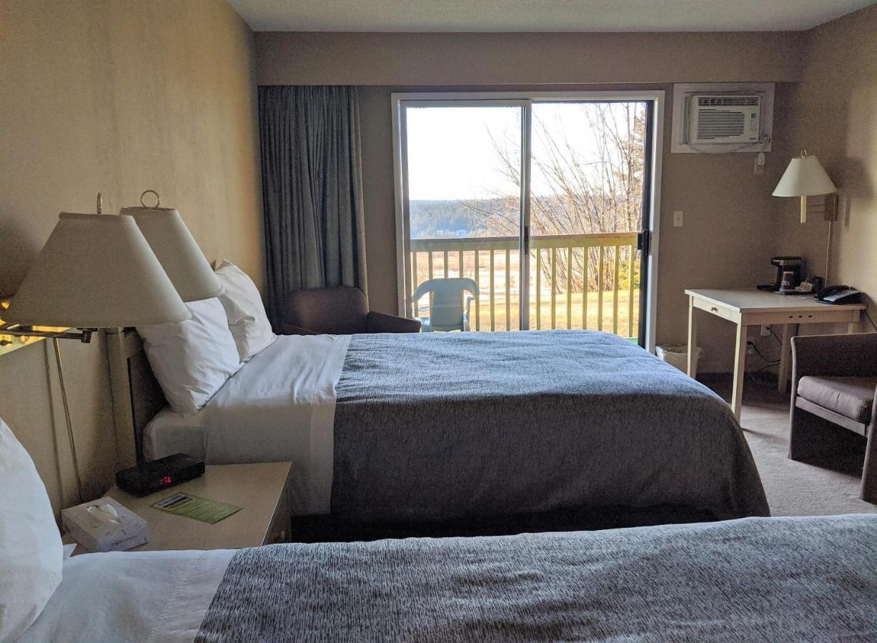 The 108 Golf Resort 108 Mile Ranch 外观 照片